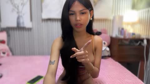Snapshot of princess_stellaxx chatting on 10-14-25, 04:30 Estela online show from 10-14-25, 04:30