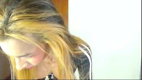 Snapshot of princess_violetx chatting on 11-12-25, 05:24 princess_violetx online show from 11-12-25, 05:24