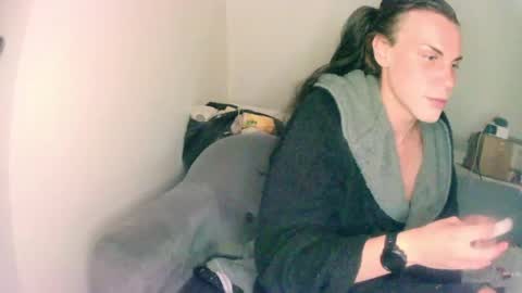 KCGREY online show from 06-03-26, 09:42