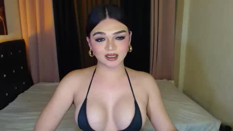 Snapshot of princesshugecumontop chatting on 04-25-26, 04:26 PrincessDONT FORGET TO FOLLOW ME online show from 04-25-26, 04:26