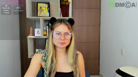 princessmariana25 online show from 10-18-25, 08:53