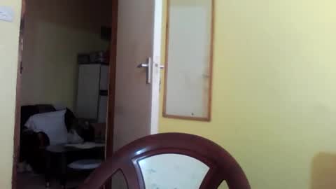 Snapshot of princessmiles2 chatting on 02-03-25, 11:31 phelly online show from 02-03-25, 11:31