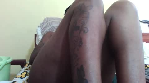 Snapshot of princessmiles2 chatting on 02-09-25, 05:08 phelly online show from 02-09-25, 05:08