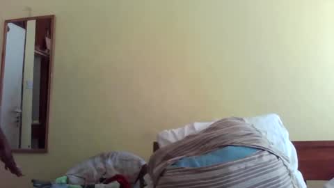 Snapshot of princessmiles2 chatting on 02-11-25, 09:42 phelly online show from 02-11-25, 09:42