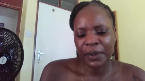 Snapshot of princessmiles2 chatting on 02-17-25, 09:56 phelly online show from 02-17-25, 09:56