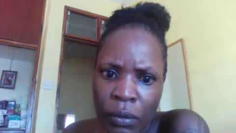 Snapshot of princessmiles2 chatting on 03-05-25, 12:22 phelly online show from 03-05-25, 12:22