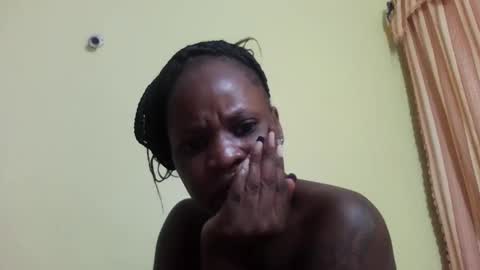 Snapshot of princessmiles2 chatting on 03-07-25, 06:11 phelly online show from 03-07-25, 06:11