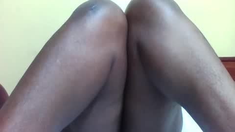 Snapshot of princessmiles2 chatting on 09-13-25, 05:24 phelly online show from 09-13-25, 05:24