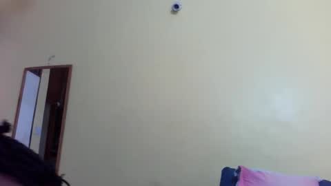 Snapshot of princessmiles2 chatting on 09-15-25, 12:10 phelly online show from 09-15-25, 12:10