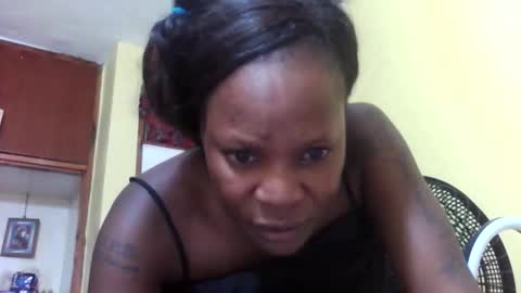 Snapshot of princessmiles2 chatting on 02-22-26, 09:57 phelly online show from 02-22-26, 09:57