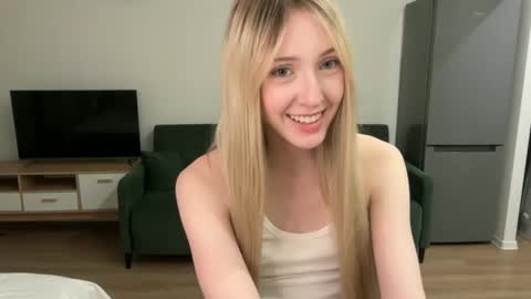 Snapshot of princessmood chatting on 05-26-26, 04:58 Kate online show from 05-26-26, 04:58