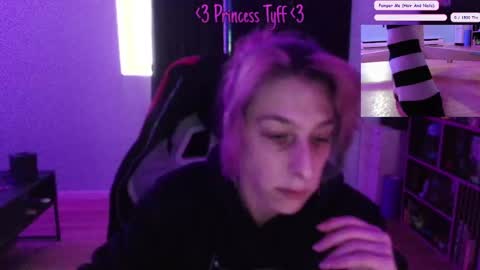 Snapshot of princesstyff chatting on 04-20-26, 11:57 Tyff et Blast online show from 04-20-26, 11:57