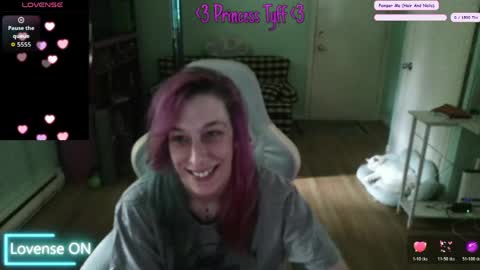 Snapshot of princesstyff chatting on 05-08-26, 02:55 Tyff et Blast online show from 05-08-26, 02:55