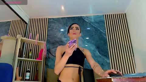 priscilarainbow online show from 11-06-25, 07:04