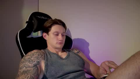 Oliver online show from 11-11-25, 01:38