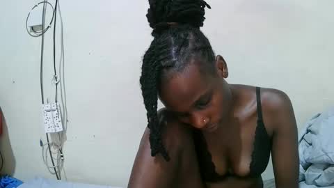 pritty_amber online show from 04-18-26, 06:12