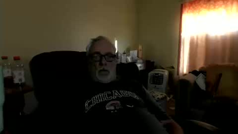 Snapshot of prlbob77 chatting on 10-14-25, 09:15 prlbob77 online show from 10-14-25, 09:15