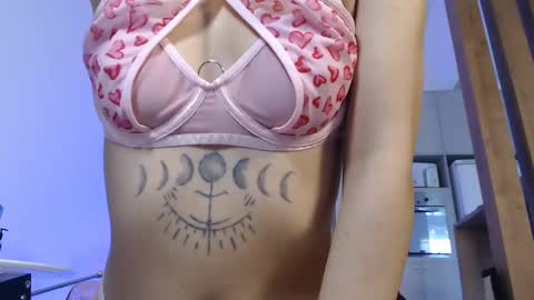 Snapshot of profanepervert chatting on 10-26-25, 07:53 Lua Sekmet online show from 10-26-25, 07:53