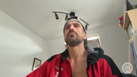 Dutchieeeee8 online show from 04-11-26, 02:43