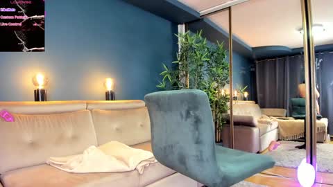 Raven  but you can call me sweetie or honey too  online show from 01-24-25, 12:42