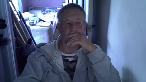 projectorepson online show from 10-12-25, 03:22