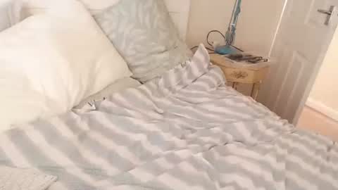 silk and satin beermonster online show from 10-09-25, 12:25