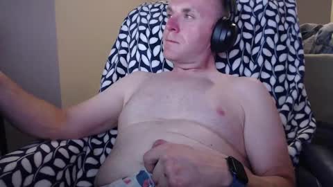 Snapshot of proutlesex chatting on 05-11-26, 12:27 DesertRat online show from 05-11-26, 12:27