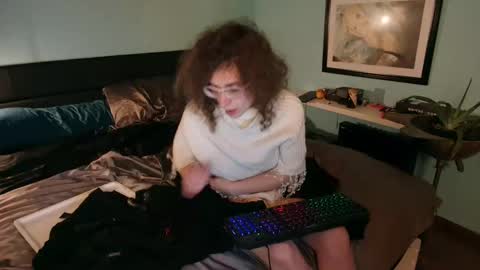 Snapshot of prxscillia_tx chatting on 01-12-25, 05:01 prxscillia_tx online show from 01-12-25, 05:01