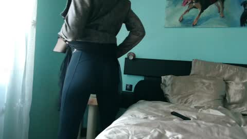 Snapshot of prxscillia_tx chatting on 02-05-25, 03:52 prxscillia_tx online show from 02-05-25, 03:52