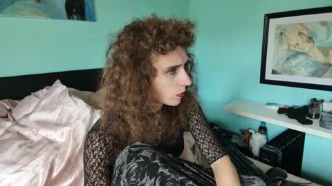 Snapshot of prxscillia_tx chatting on 09-09-25, 01:21 prxscillia_tx online show from 09-09-25, 01:21
