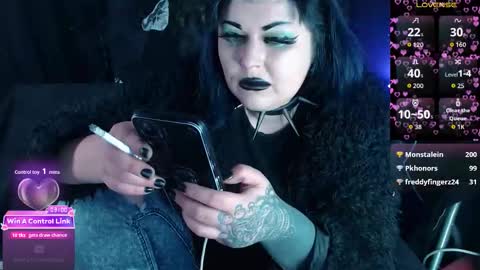 Snapshot of psychobitch69 chatting on 03-08-26, 12:08 OlivePsy online show from 03-08-26, 12:08