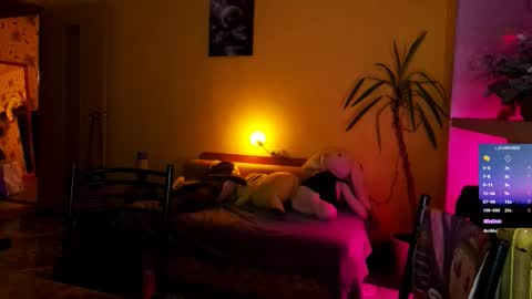 LUCY -----    online show from 02-18-26, 11:50