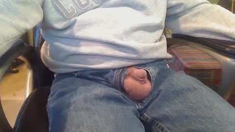 pulltoy1 online show from 12-08-24, 06:50