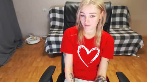 Polly online show from 01-14-25, 01:49