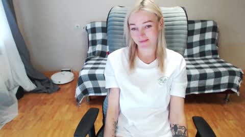 Polly online show from 10-05-25, 04:44