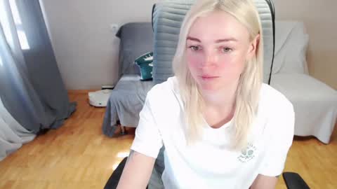 Snapshot of puma_ma chatting on 04-08-26, 06:24 Polly online show from 04-08-26, 06:24