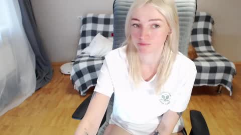 Snapshot of puma_ma chatting on 04-11-26, 05:56 Polly online show from 04-11-26, 05:56