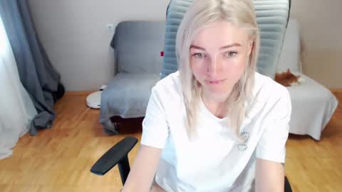 Snapshot of puma_ma chatting on 04-20-26, 06:38 Polly online show from 04-20-26, 06:38
