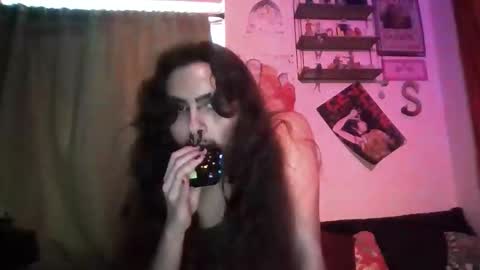 Snapshot of punchingbag2006 chatting on 02-10-26, 09:19 paradigm online show from 02-10-26, 09:19