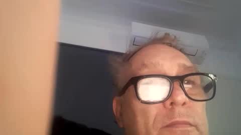 Snapshot of punknudist chatting on 09-19-25, 11:05 punknudist online show from 09-19-25, 11:05