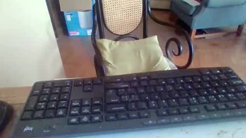 Snapshot of pup_y chatting on 09-10-25, 09:20 pup_y online show from 09-10-25, 09:20