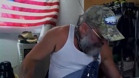 Snapshot of pupdeepdriller chatting on 10-27-25, 04:11 Deep Driller online show from 10-27-25, 04:11