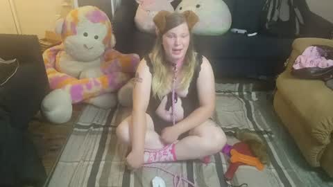 Snapshot of puppygirllovestobeg chatting on 06-28-26, 07:36 puppygirllovestobeg online show from 06-28-26, 07:36