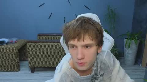 Snapshot of pupsenish chatting on 04-05-26, 05:37 Jesse online show from 04-05-26, 05:37