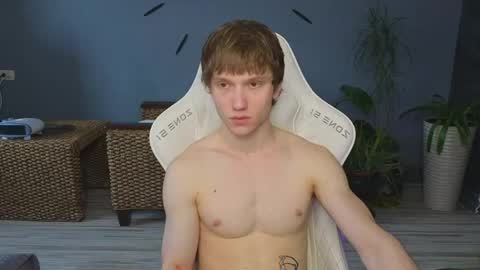 Snapshot of pupsenish chatting on 04-06-26, 04:46 Jesse online show from 04-06-26, 04:46