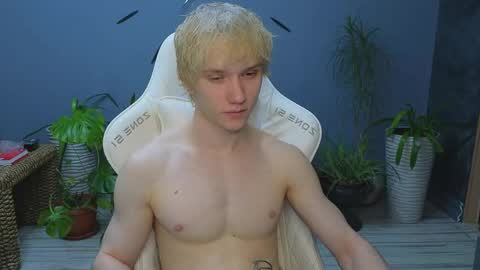 Snapshot of pupsenish chatting on 04-19-26, 05:23 Jesse online show from 04-19-26, 05:23