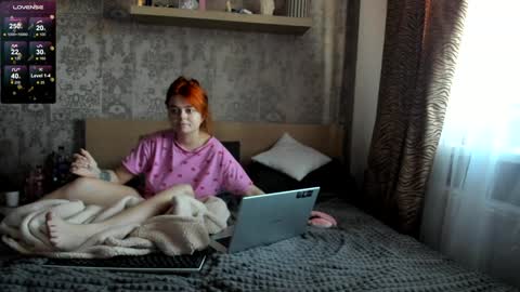 Snapshot of purebeautie chatting on 12-12-24, 11:50 Katty online show from 12-12-24, 11:50