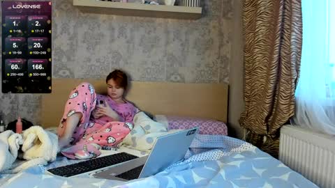 Snapshot of purebeautie chatting on 12-21-24, 10:28 Katty online show from 12-21-24, 10:28