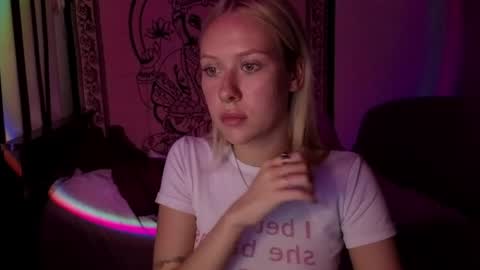Snapshot of pureeangel chatting on 04-09-26, 02:00 Megan online show from 04-09-26, 02:00