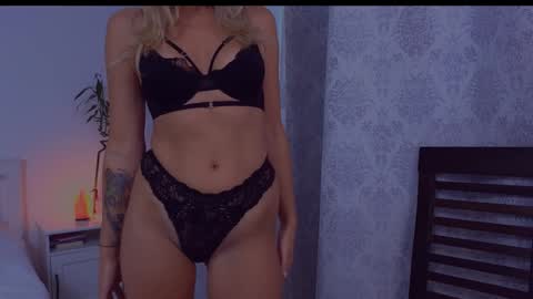 Isabelle online show from 09-12-25, 04:07